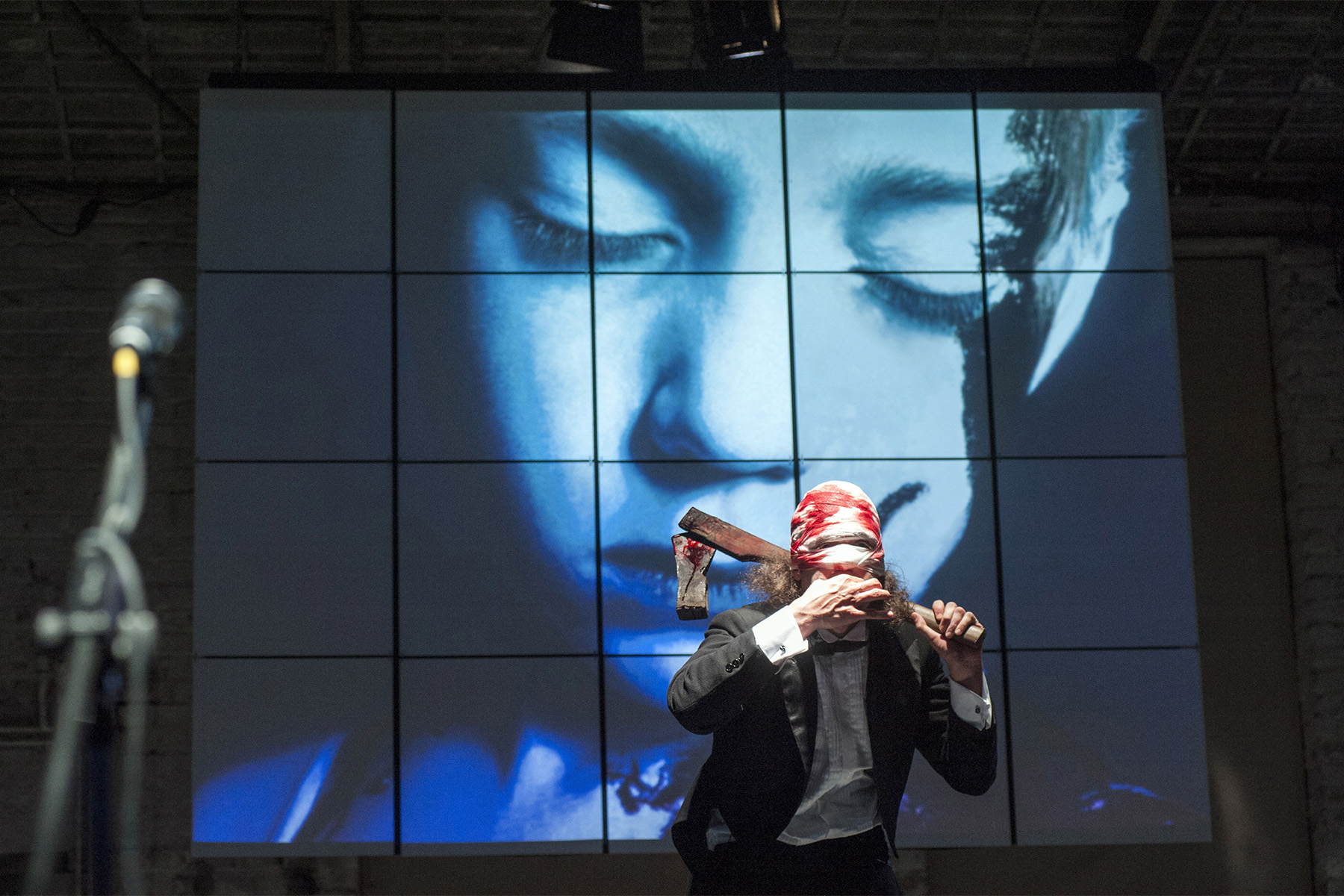 Ort: Dock 11, Berlin. Titel: Nietzsche oder die Diktatur der Kunst. Eine Produktion von Jo Fabian Department und Dock11/ EDEN. Regie, Buehne, Choreographie: Jo Fabian. Arrangement/ Musikalische Leitung: Tobias Schwencke. UA: 21.03.15 Darst.:: Annegret Thiemann, Wolf Gerlach, Matthias Horn, Boris Schwiebert. AkkordeonistInnen: Valentin Butt, Paula Engel, Marija Kandic, Susanne Stock.
Copyright: Marcus Lieberenz/bildbuehne.de (Veroeffentlichung nur gegen Honorar und Belegexemplar!)