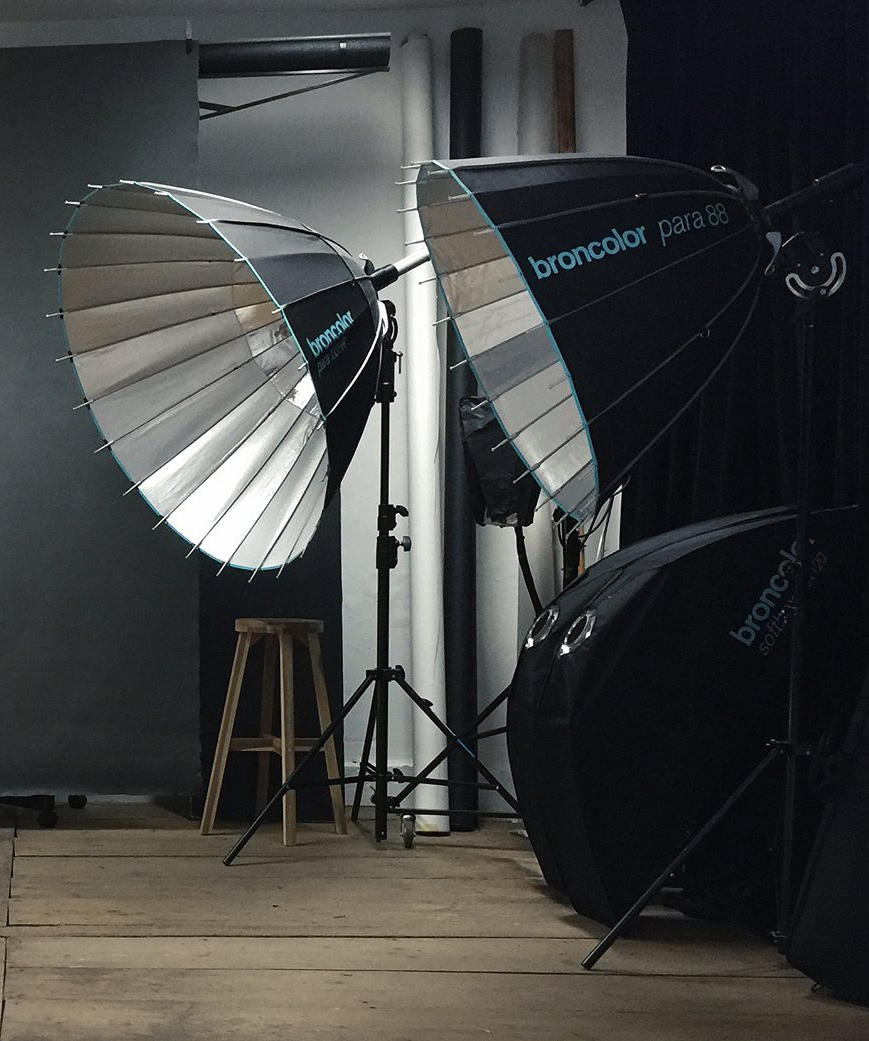 gabriel-hill-photographer-basel-switzerland-oliphant-backdrop-equipment