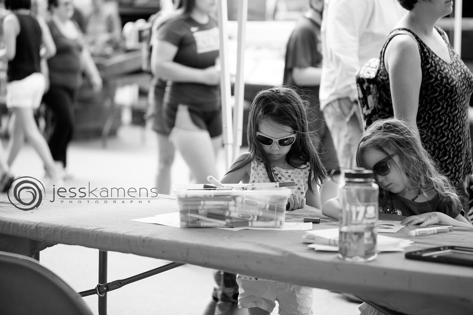 children color pictures at the market