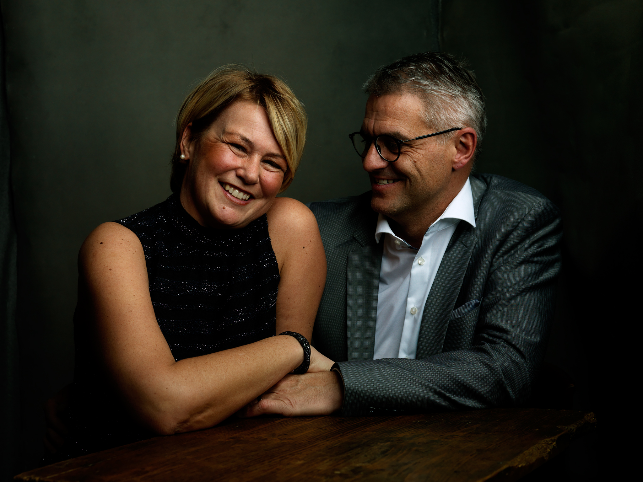 gabriel-hill-photographer-portrait-basel-oliphant-backdrop-who-is-who-basel-2016-roger-birrer