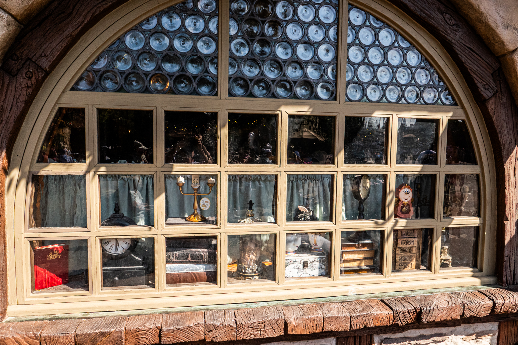 Magic Kingdom
Walt Disney World
Florida
November 4, 2025


DerekBrad.com