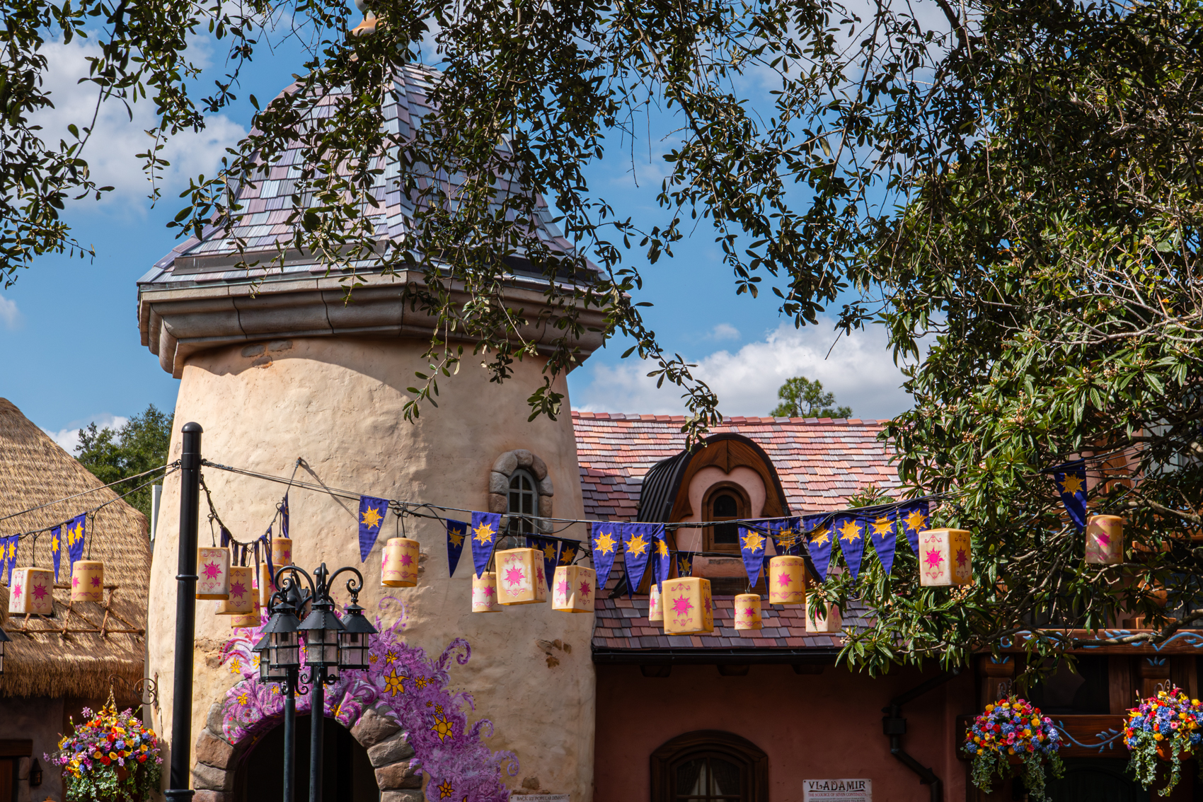 Magic Kingdom
Walt Disney World
Florida
November 4, 2025


DerekBrad.com