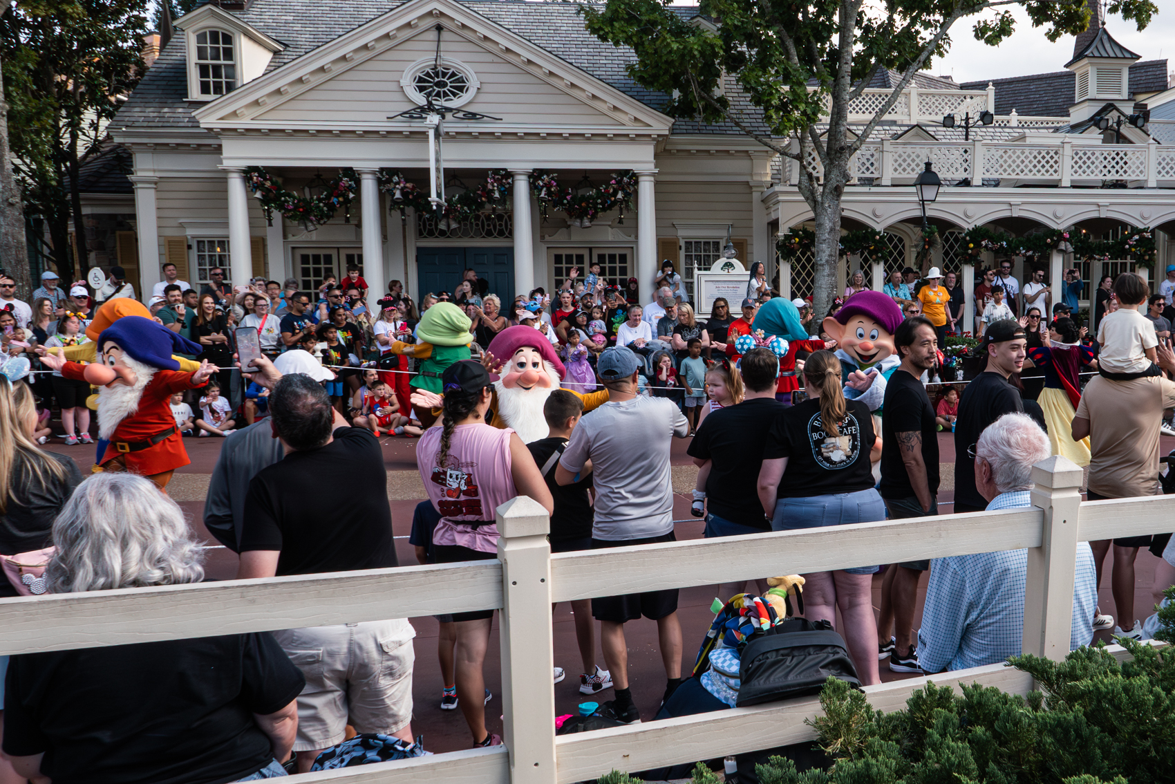 Disney Festival of Fantasy Parade
Magic Kingdom
Walt Disney World
Florida
November 4, 2025


DerekBrad.com