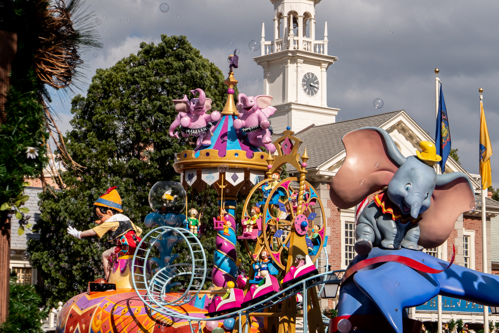 Disney Festival of Fantasy Parade
Magic Kingdom
Walt Disney World
Florida
November 4, 2025


DerekBrad.com