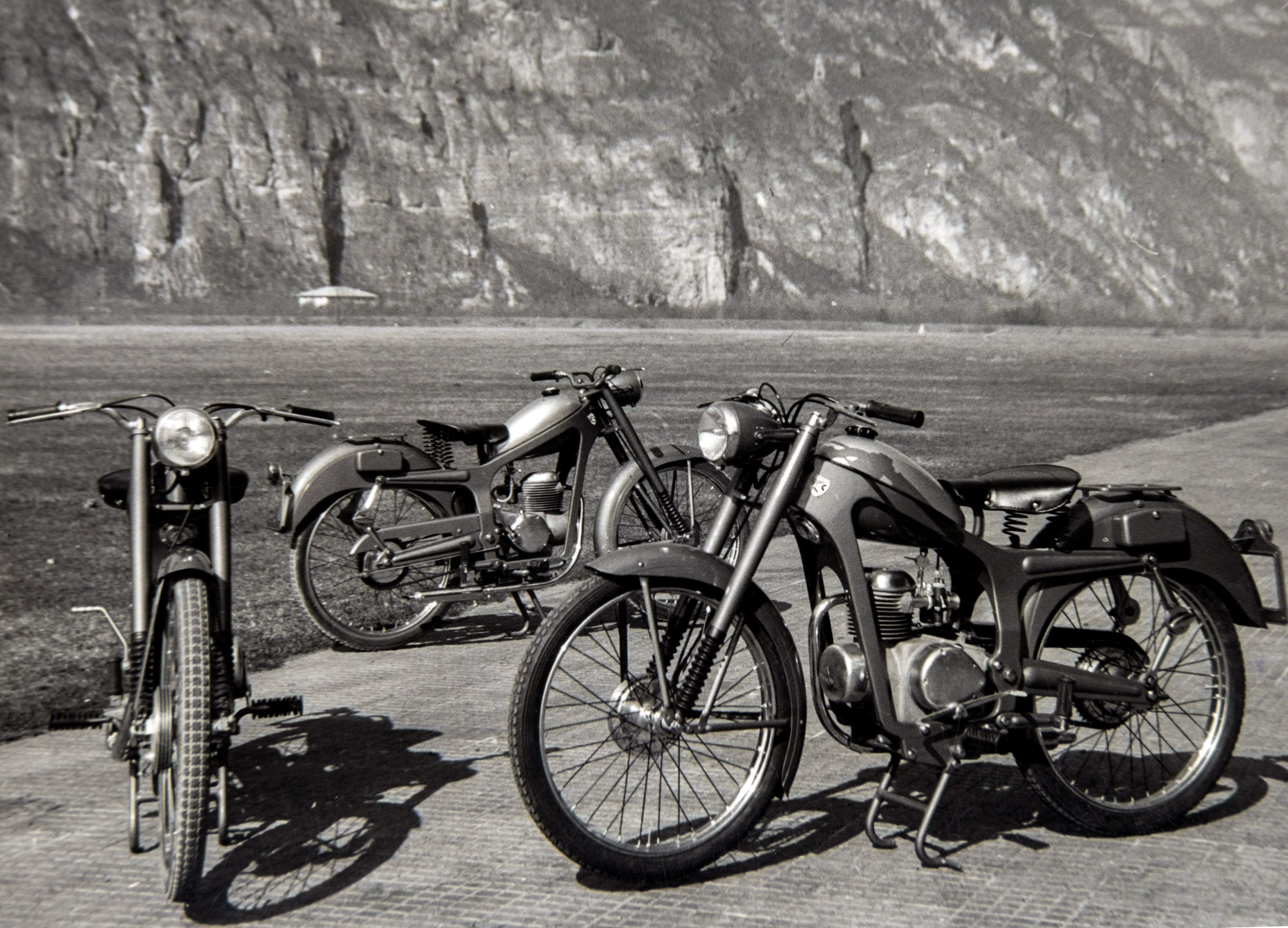 CAPRIOLO 75 TURISMO PRIMA SERIE
AERO CAPRONI
1952

TRENTO - STABILIMENTO CAPRONI

@REGISTRO STORICO CAPRIOLO