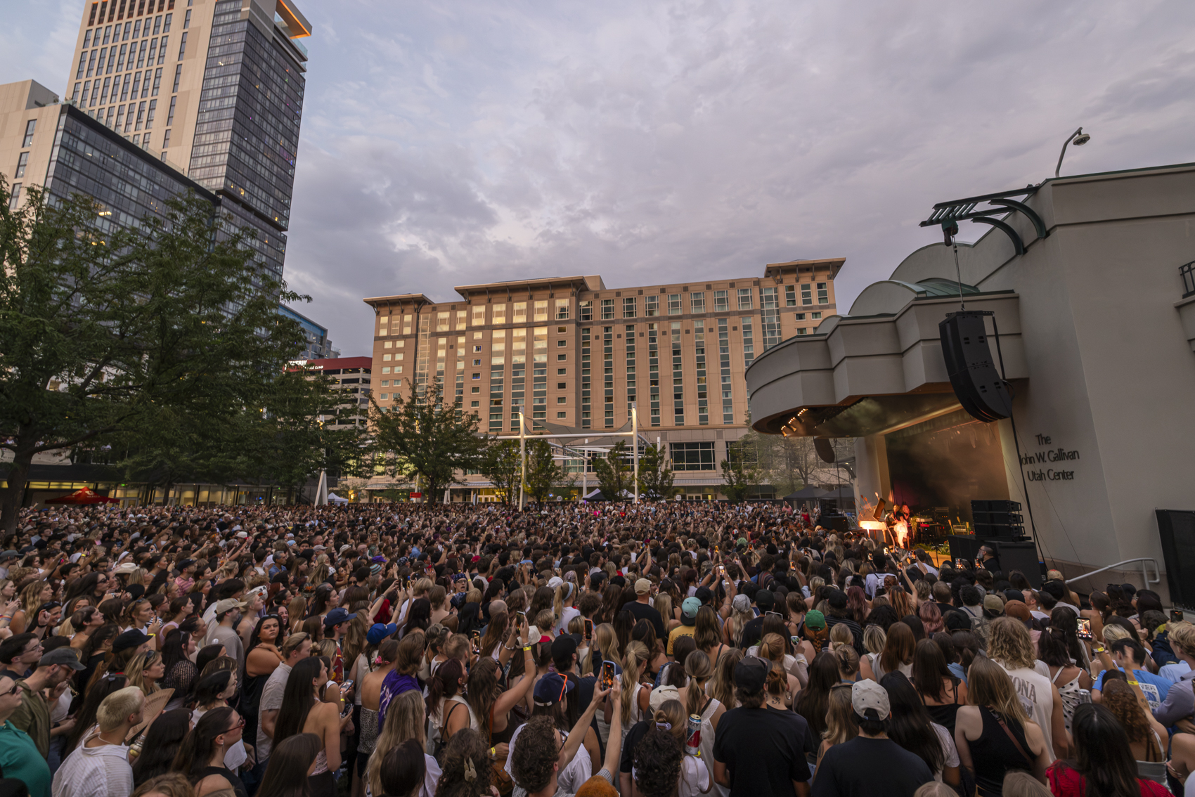 Suki Waterhouse
The Loveland Tour
Gallivan Center
Salt Lake City, Utah
July 27, 2026


DerekBrad.com