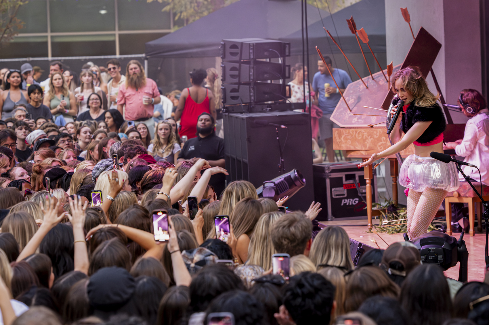 Suki Waterhouse
The Loveland Tour
Gallivan Center
Salt Lake City, Utah
July 27, 2026


DerekBrad.com