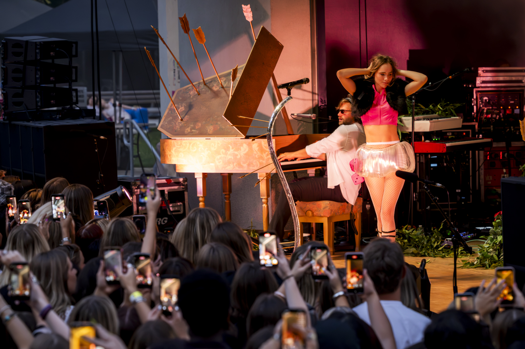 Suki Waterhouse
The Loveland Tour
Gallivan Center
Salt Lake City, Utah
July 27, 2026


DerekBrad.com