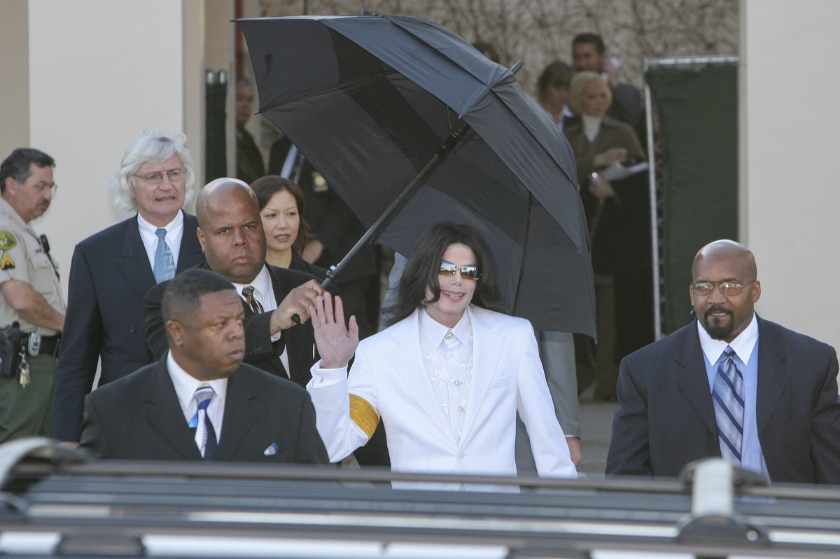 michael jackson leaves the court house, Santa Maria, Ca. 1-31-05