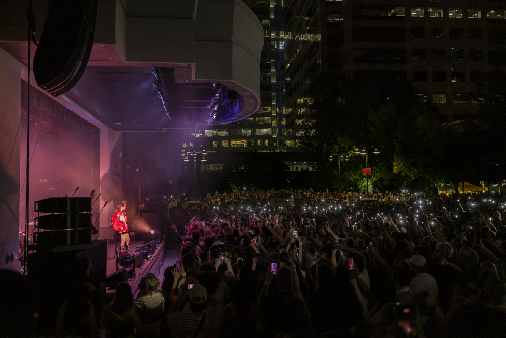 Suki Waterhouse
The Loveland Tour
Gallivan Center
Salt Lake City, Utah
July 27, 2026


DerekBrad.com