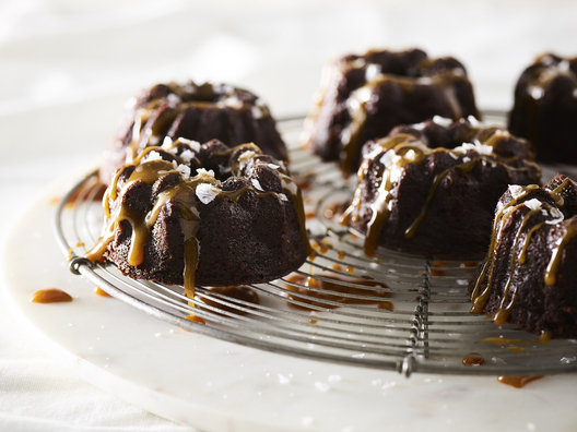 Food in motion image by Jessica Grenier capturing the pouring action of a sauce for advertising use.