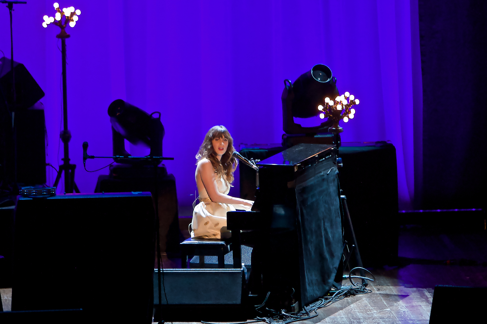She & Him
The Mann Center
Philadelphia, Pa 
July 9, 2013 

DerekBrad.com