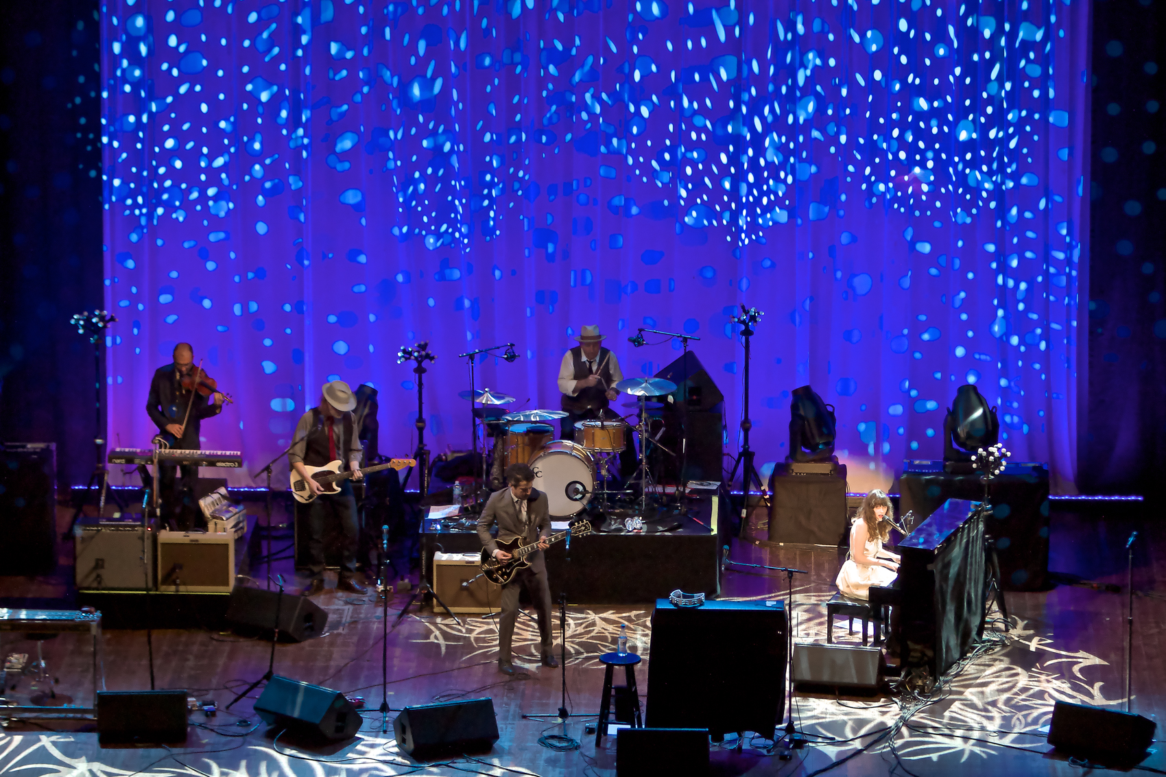 She & Him
The Mann Center
Philadelphia, Pa 
July 9, 2013 

DerekBrad.com