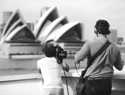 Ben Cutshell and Willie B. - Sidney, Australia (KFMB-TV 1985)