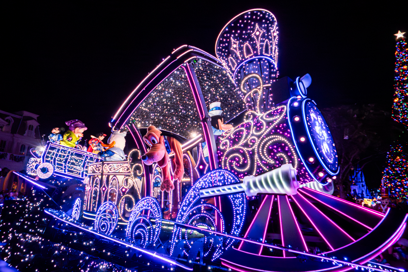 Disney Starlight: Dream the Night Away
Magic Kingdom
Walt Disney World
Florida
November 4, 2025


DerekBrad.com