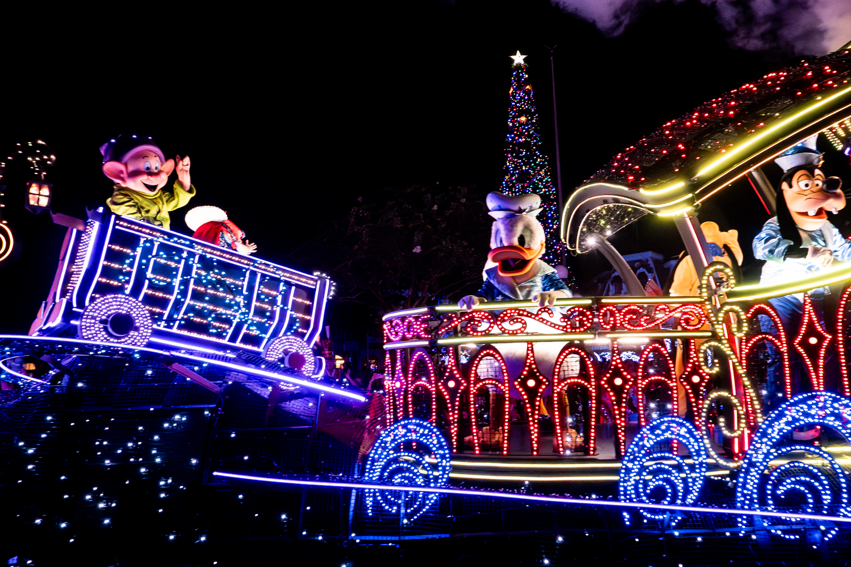 Disney Starlight: Dream the Night Away
Magic Kingdom
Walt Disney World
Florida
November 4, 2025


DerekBrad.com