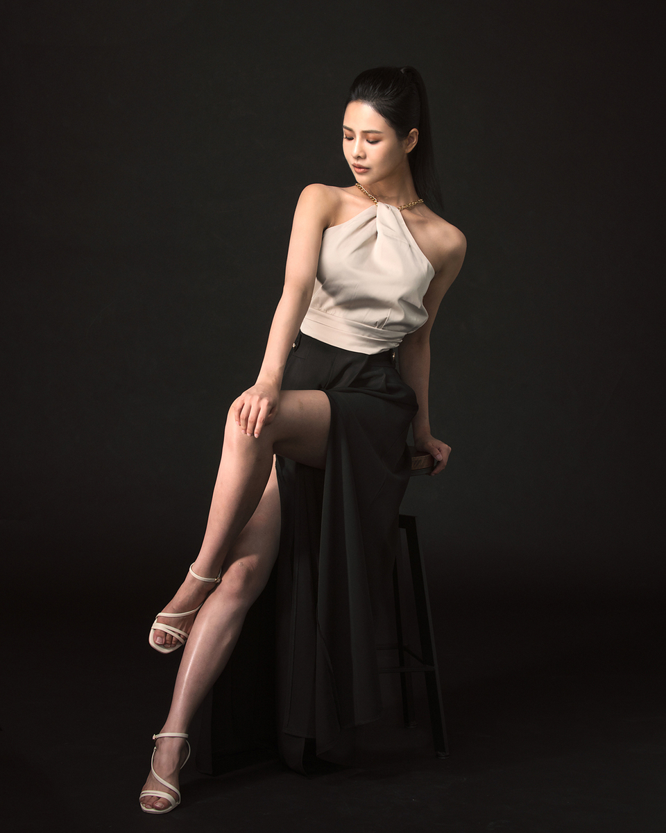 Model:  Alicia ChiuMUA:   (Claire)Lighting Assistant:  Randy BennettPhotographer:  Henry Westheim
