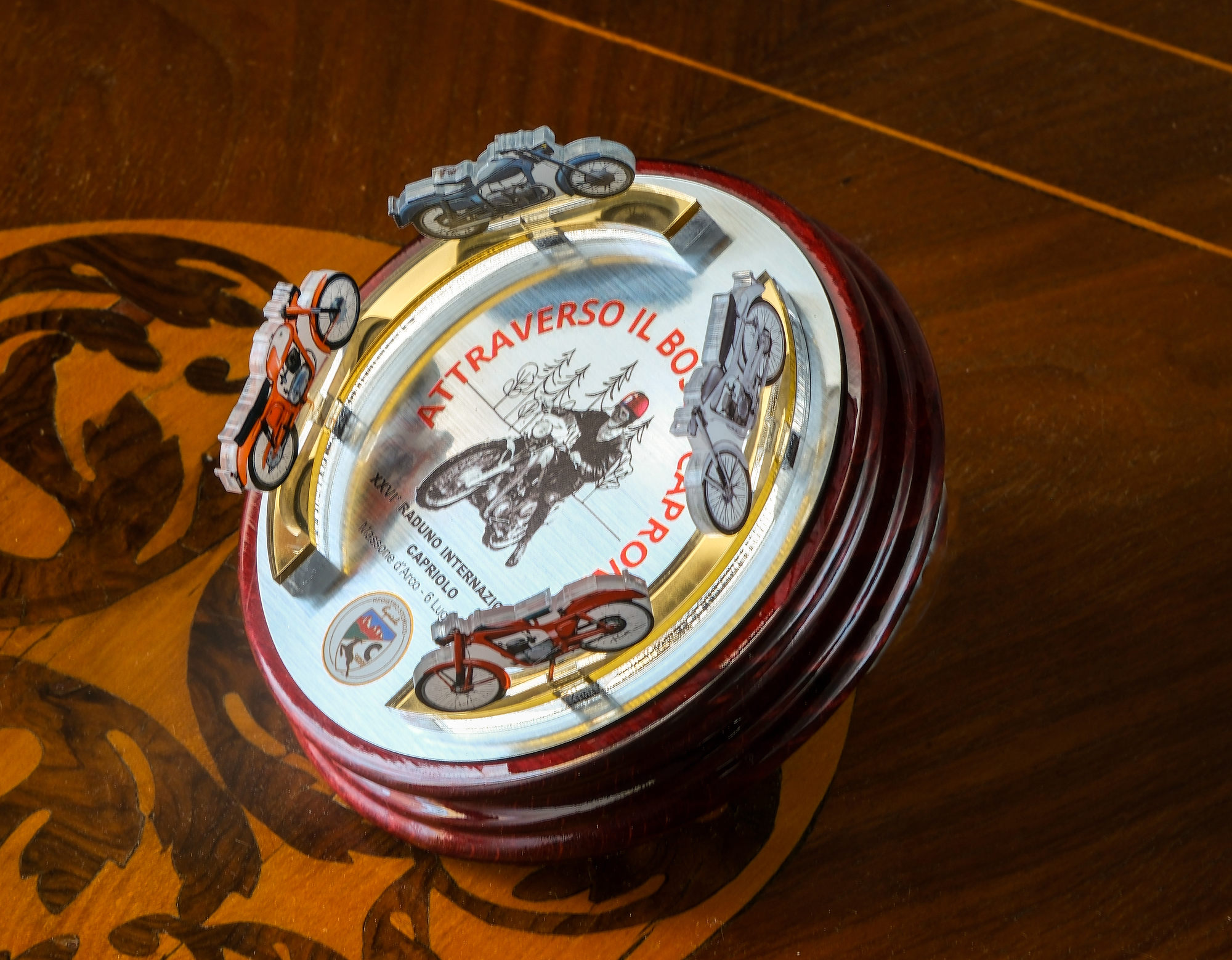 RIZZI CREAZIONI ARTISTICHE
TROFEO CAPRIOLO 
RADUNO 2025 
ATTRAVERSO IL BOSCO CAPRONI