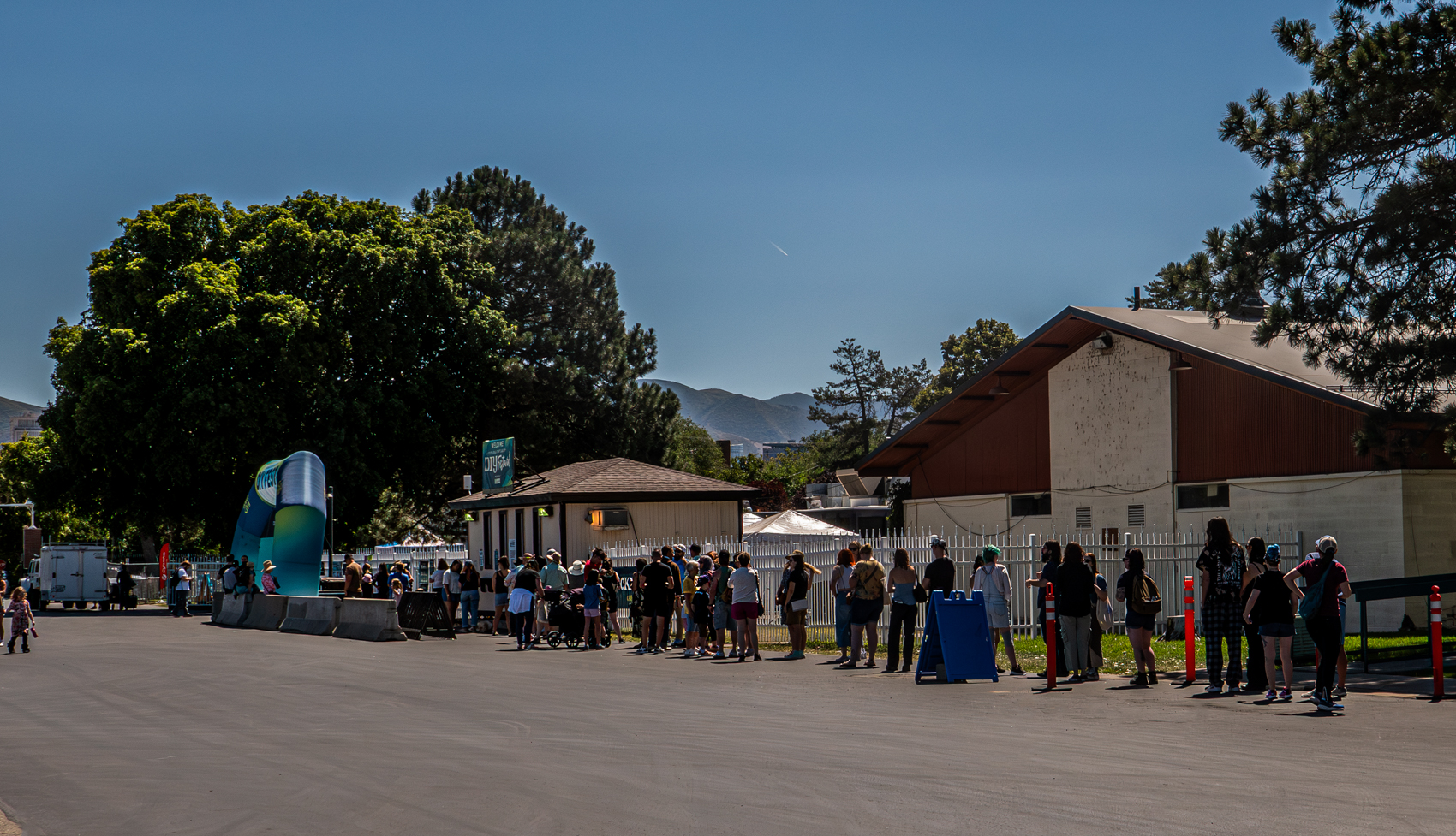 17th Annual Craft Lake City DIY Festival
Utah State Fairgrounds
Salt Lake City, Utah
August 10, 2025


Derek Brad.com